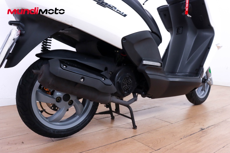 Motorbike image 3