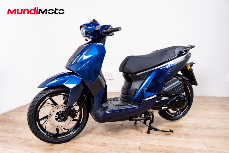 Motorbike image 10