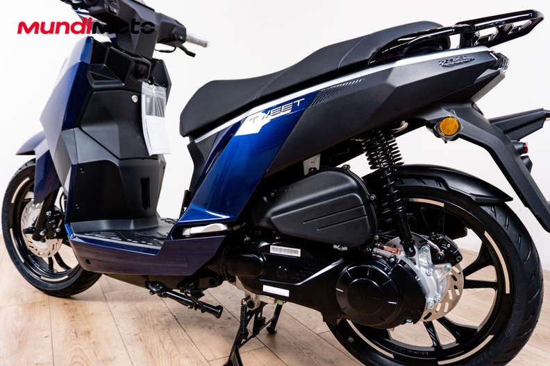 Motorbike image 8