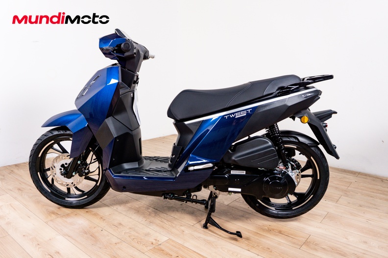 Motorbike image 5