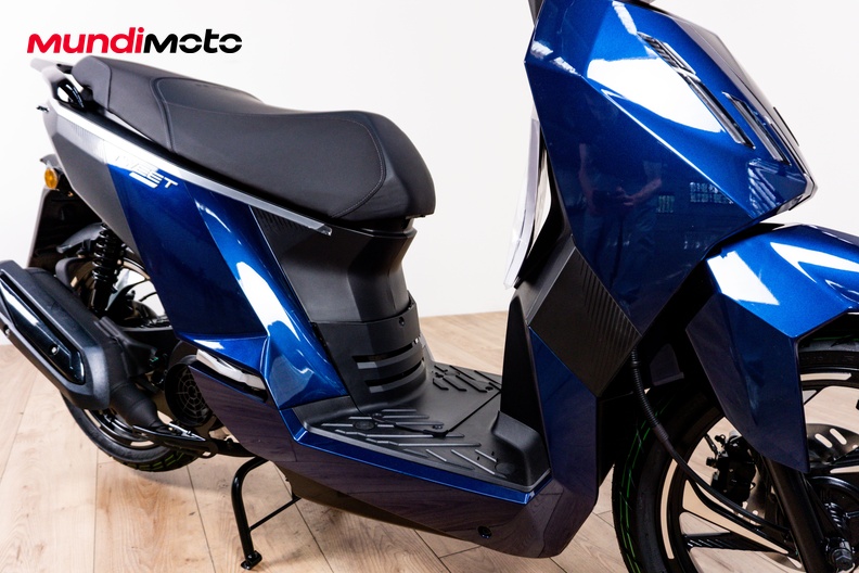 Motorbike image 4