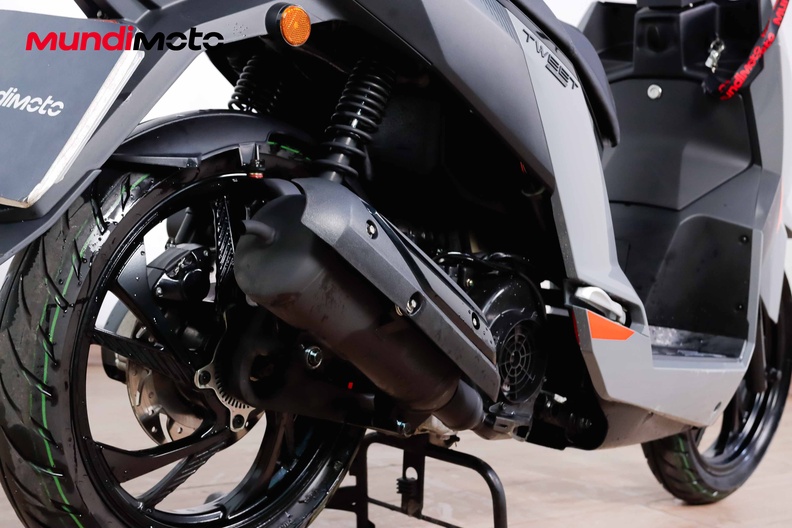 Motorbike image 3