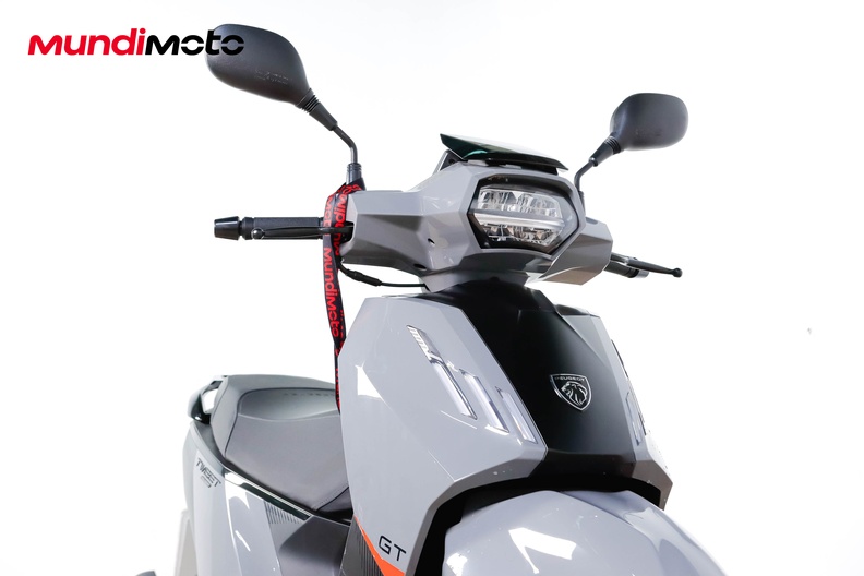 Motorbike image 4