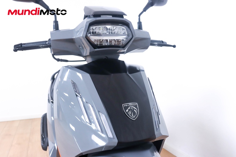 Motorbike image 4