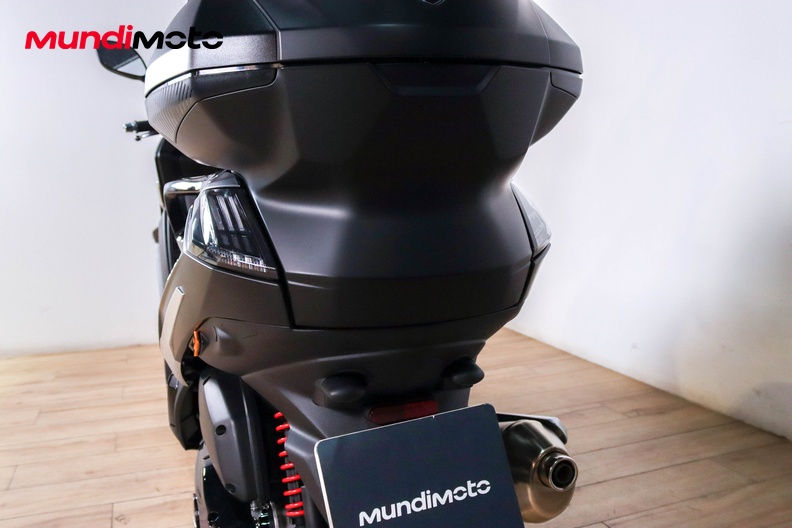 Motorbike image 9