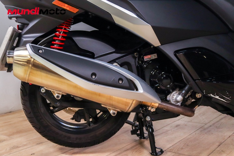 Motorbike image 3