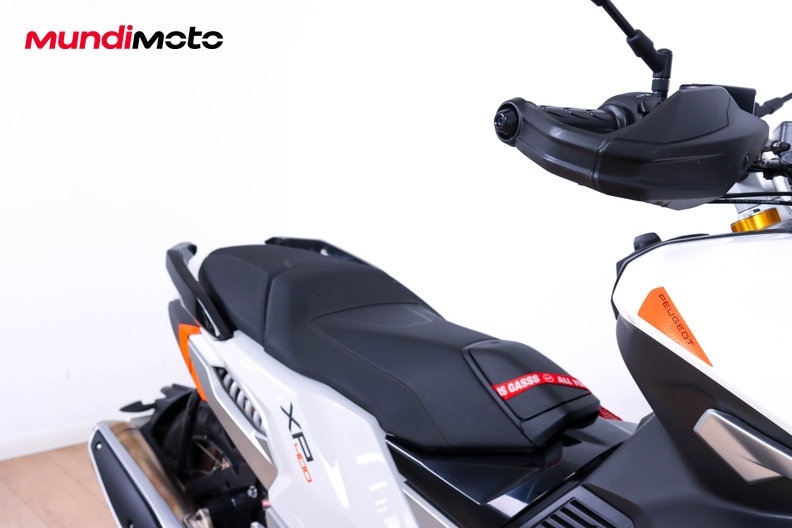 Motorbike image 12