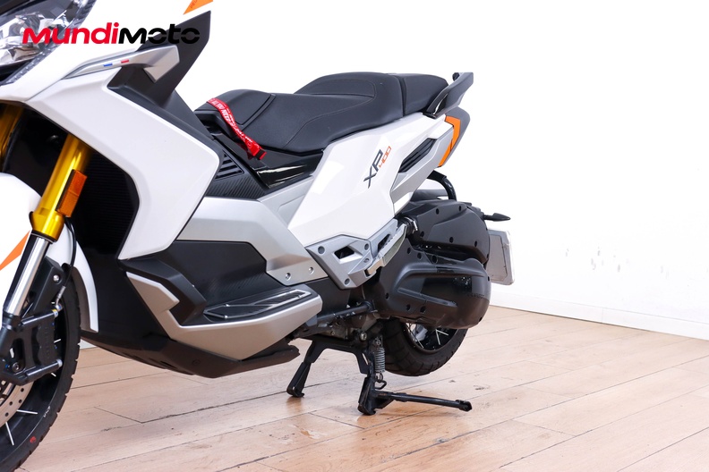 Motorbike image 8