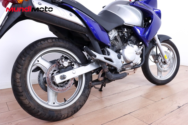 Motorbike image 3