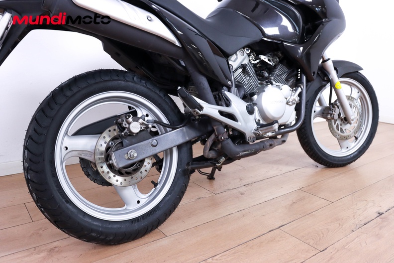 Motorbike image 3