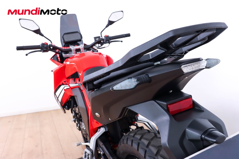 Motorbike image 9