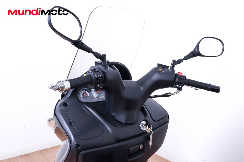 Motorbike image 10