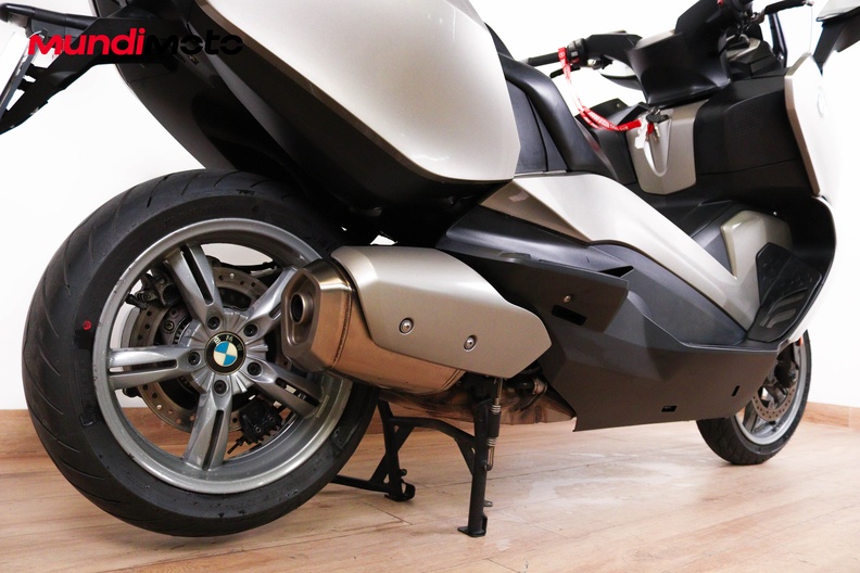 Motorbike image 3