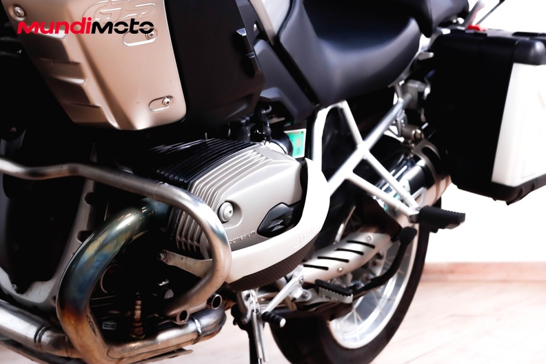Motorbike image 8