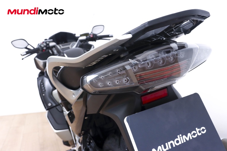 Motorbike image 9