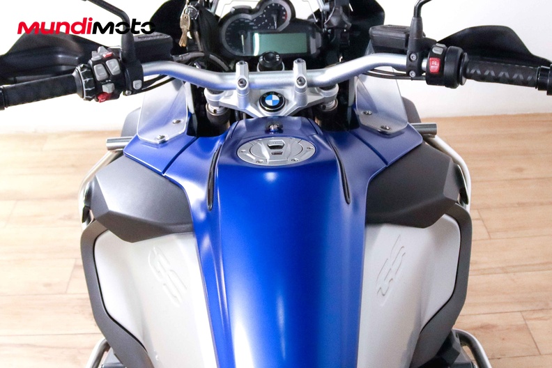 Motorbike image 10