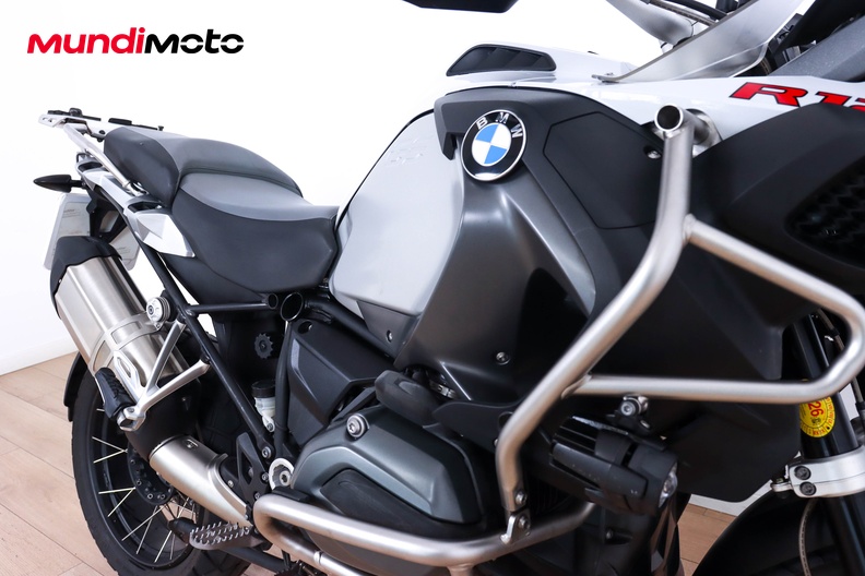 Motorbike image 12
