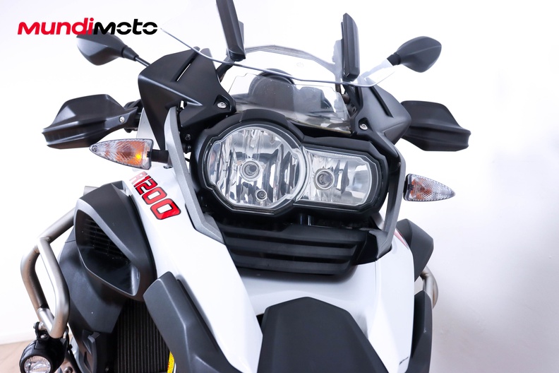 Motorbike image 4