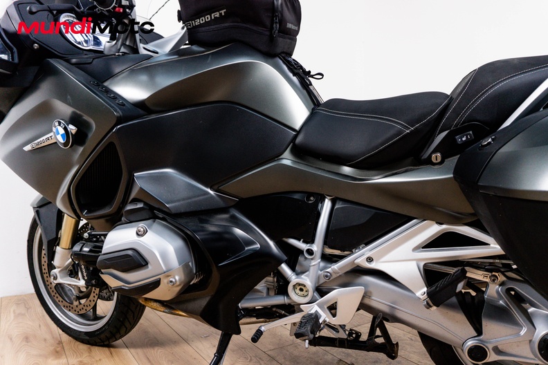 Motorbike image 8