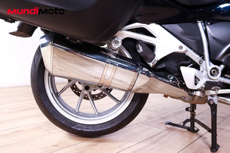 Motorbike image 3