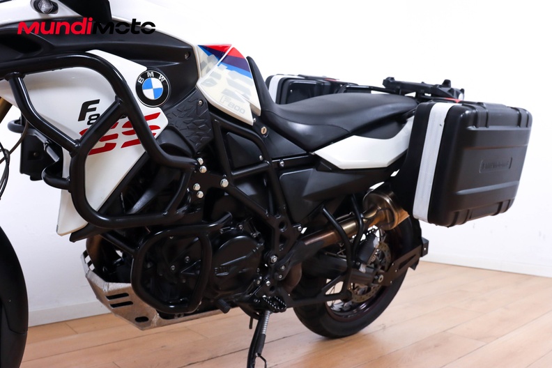 Motorbike image 8