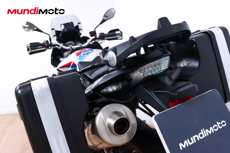 Motorbike image 9