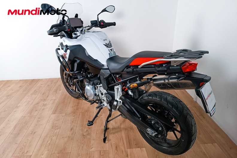 Motorbike image 7