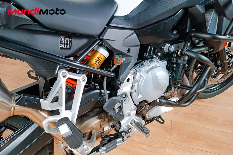 Motorbike image 3