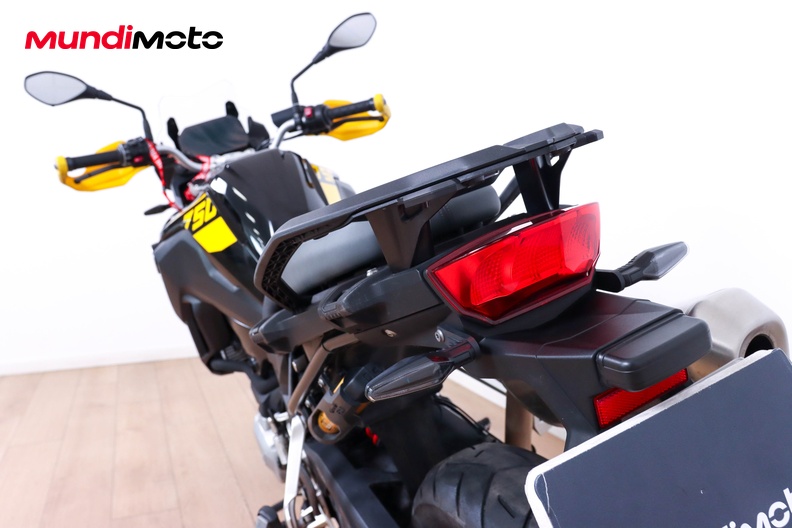 Motorbike image 9