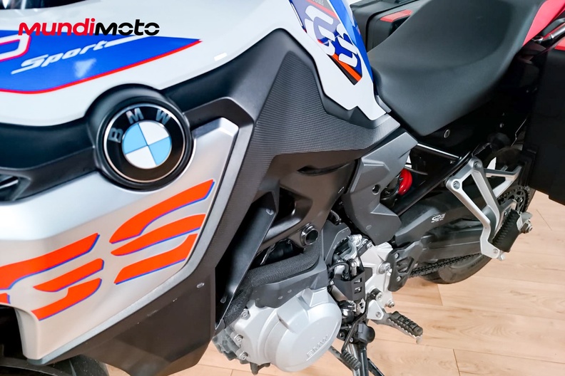 Motorbike image 9