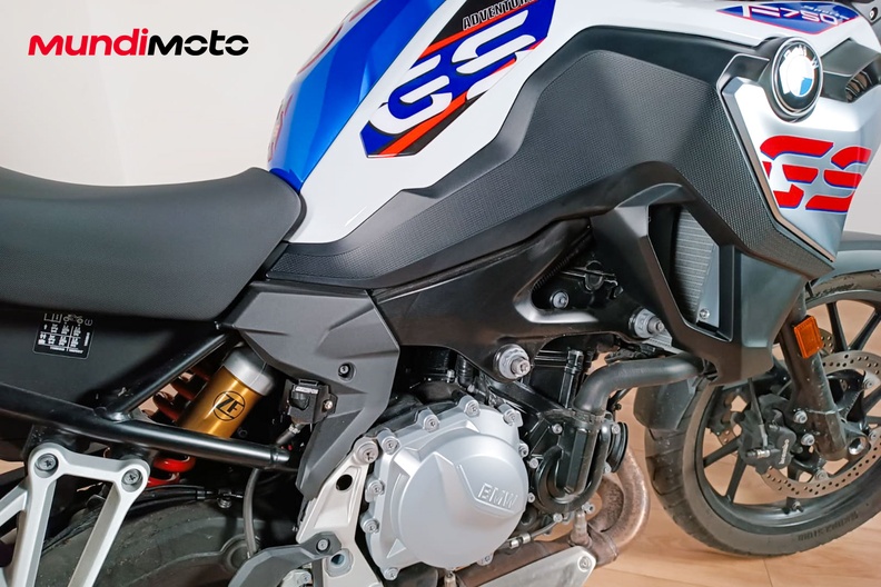 Motorbike image 3