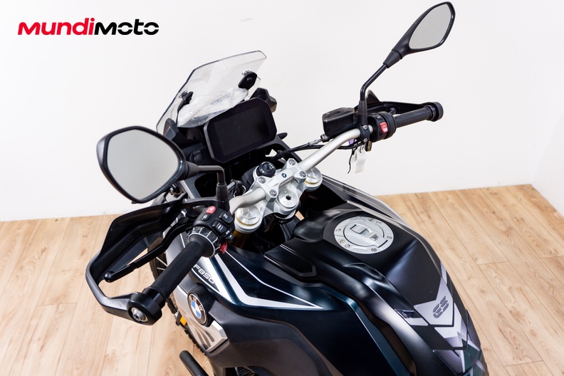 Motorbike image 10