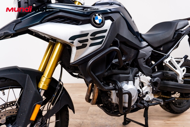 Motorbike image 9