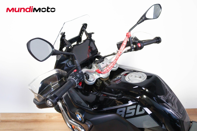 Motorbike image 10