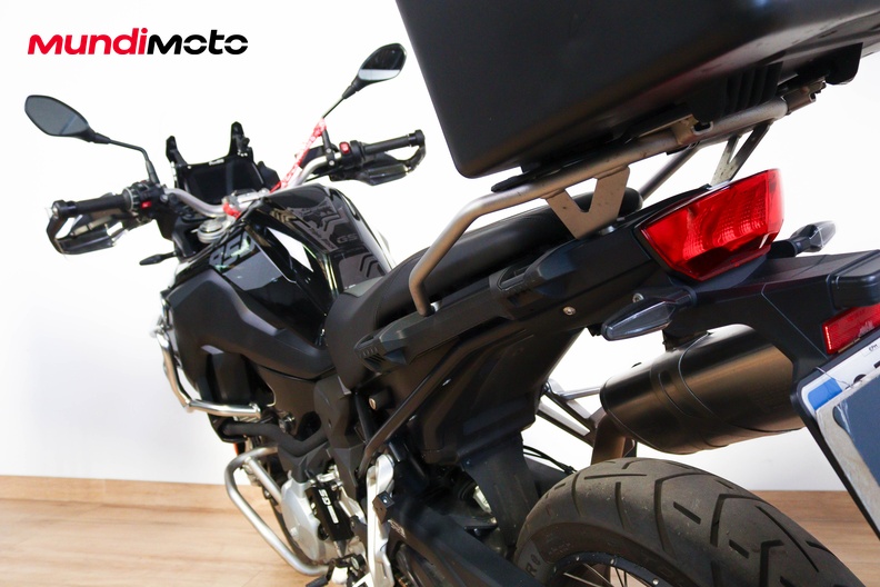 Motorbike image 9