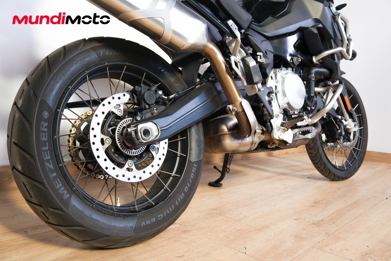 Motorbike image 3