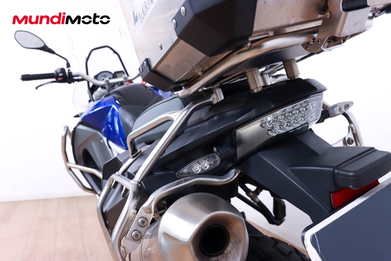 Motorbike image 9