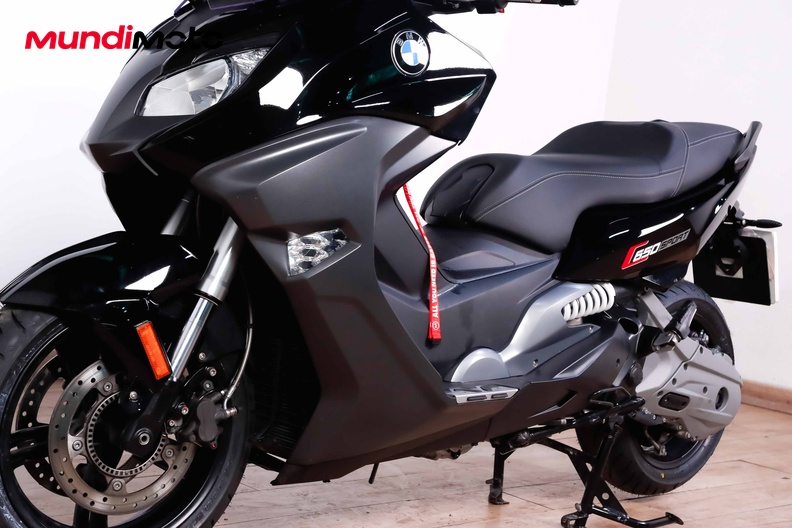 Motorbike image 8
