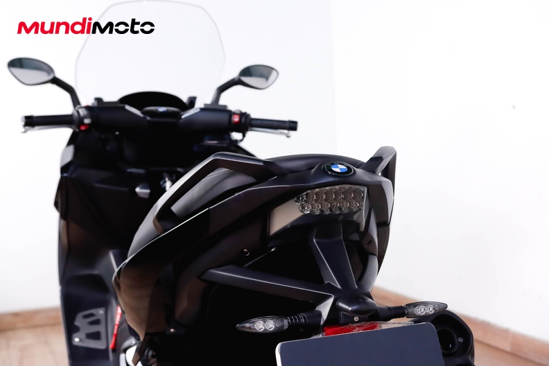 Motorbike image 9