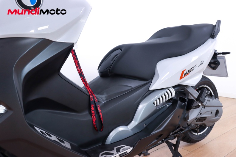 Motorbike image 8