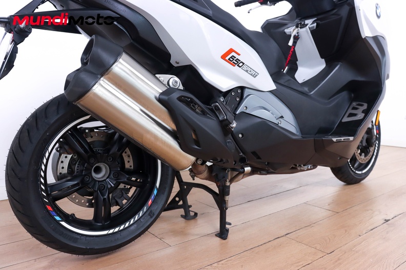 Motorbike image 3