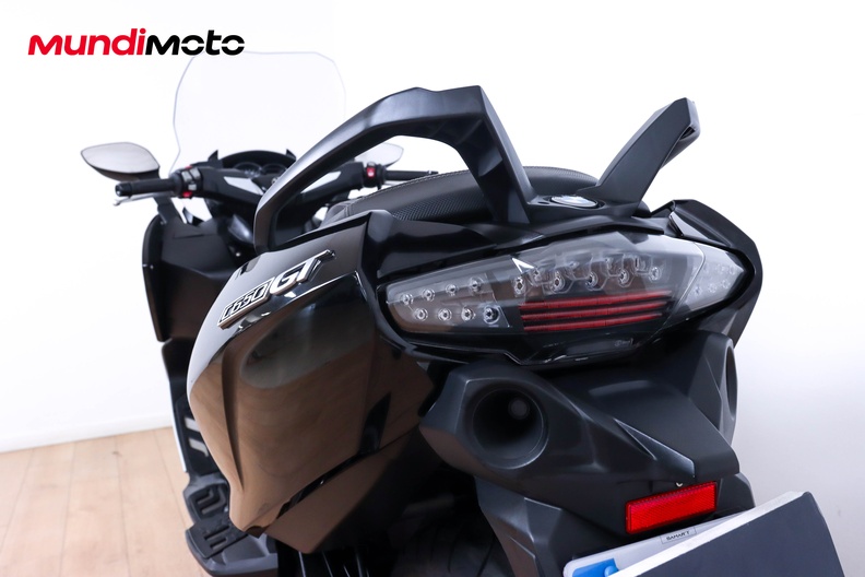 Motorbike image 9