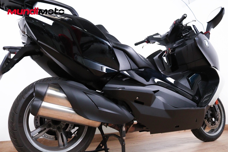 Motorbike image 3