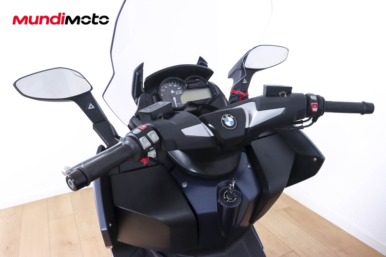 Motorbike image 10