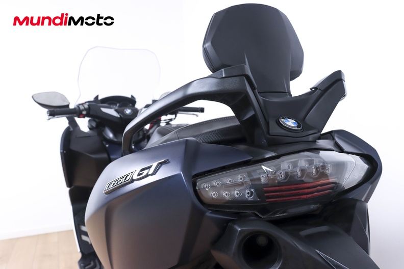 Motorbike image 9