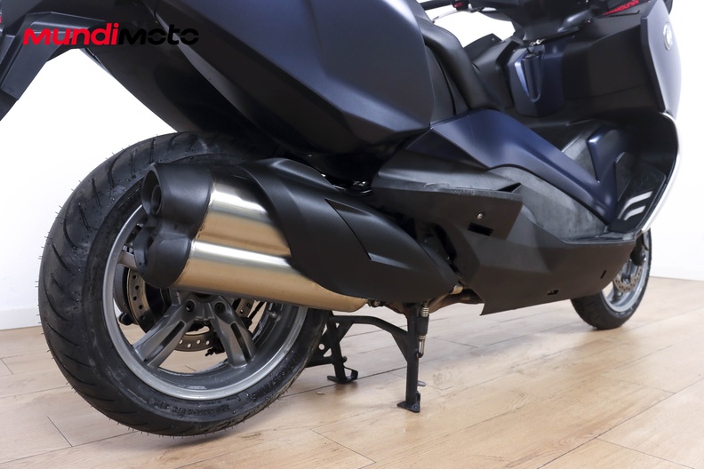Motorbike image 3