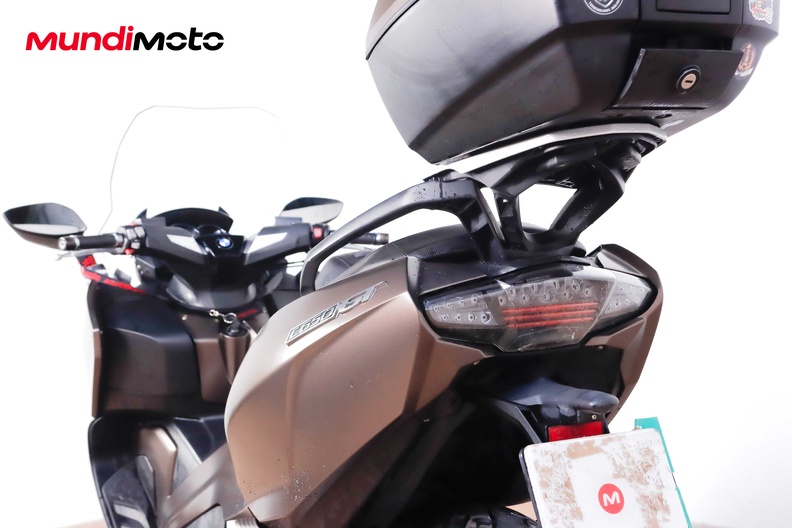 Motorbike image 9