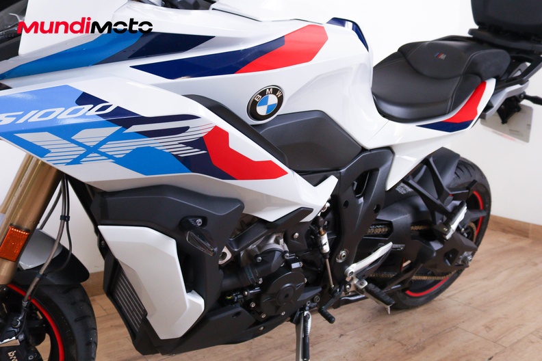 Motorbike image 8