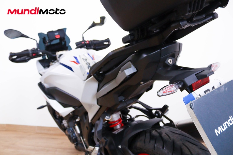 Motorbike image 9