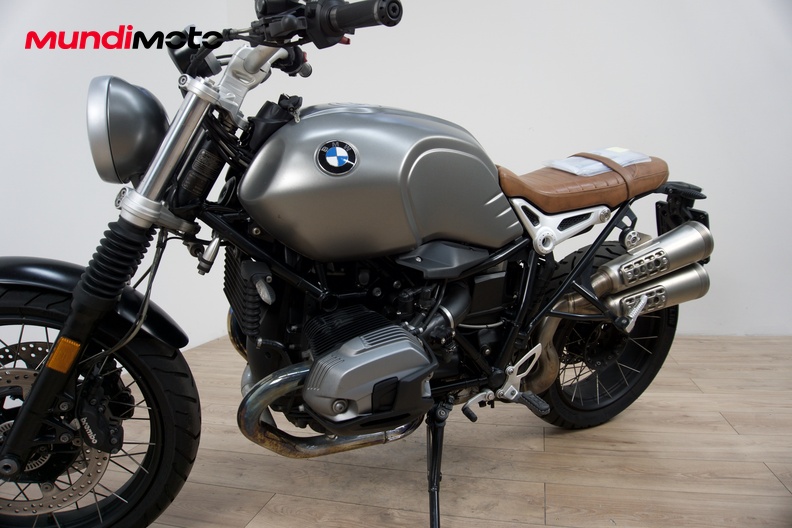 Motorbike image 9